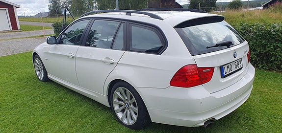 BMW 318i 4 of 6