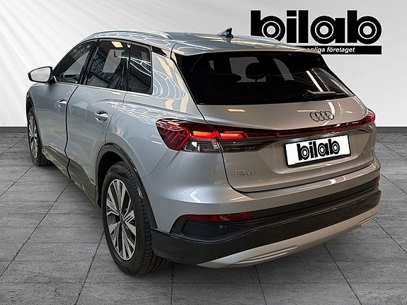 Audi Q4 e-tron 3 of 9