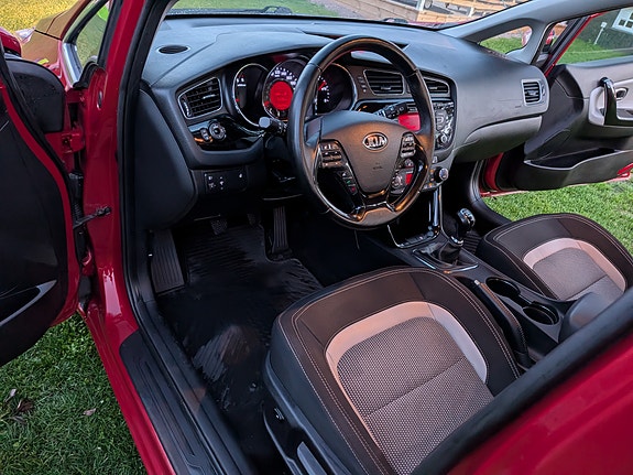 Kia Ceed 13 of 19