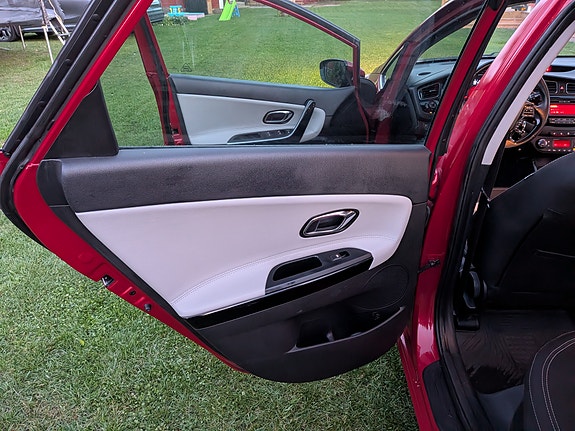Kia Ceed 15 of 19