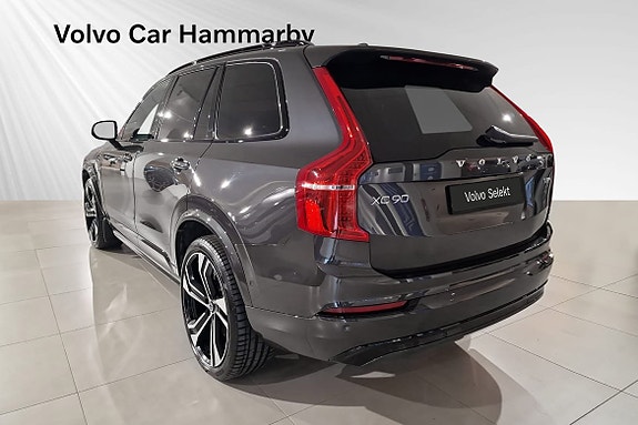 Volvo XC90 4 of 19