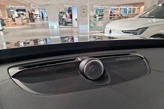 Volvo XC90 15 of 19