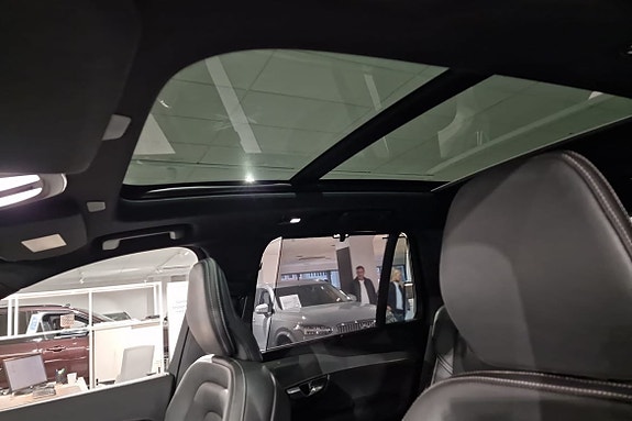 Volvo XC90 14 of 19