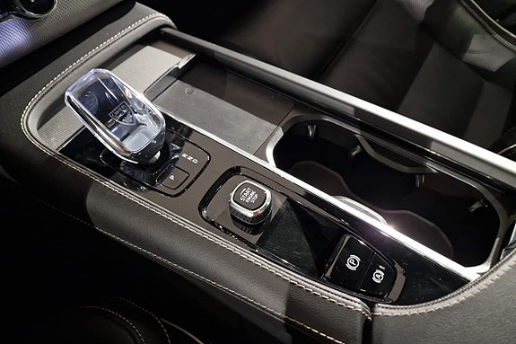 Volvo XC90 19 of 19