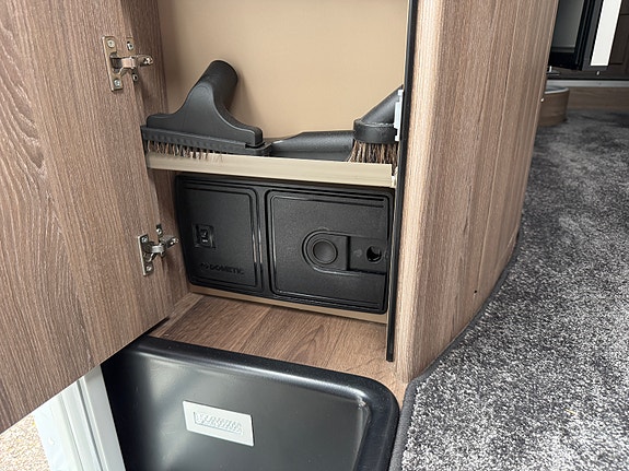 KABE Imperial i910QB 23 of 25