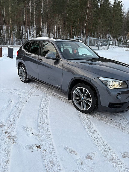 BMW X1 3 of 5