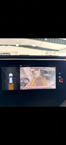 Mercedes-Benz EQC400 14 of 14