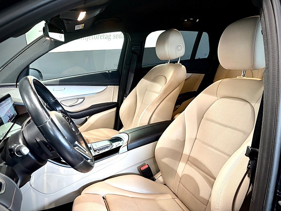 Mercedes-Benz EQC400 5 of 14