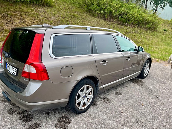 Volvo V70 4 of 14