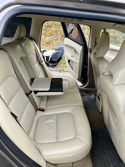 Volvo V70 8 of 14