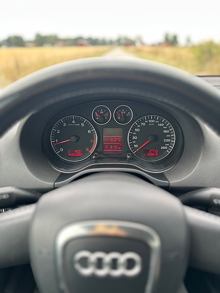 Audi A3 8 of 12