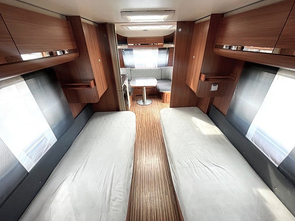 Adria 542 UT, Enkelsängar, Toa bak, Alde, Boxmarkis, 1500 kg 3 of 13
