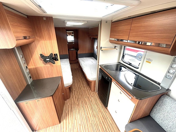 Adria 542 UT, Enkelsängar, Toa bak, Alde, Boxmarkis, 1500 kg 2 of 13