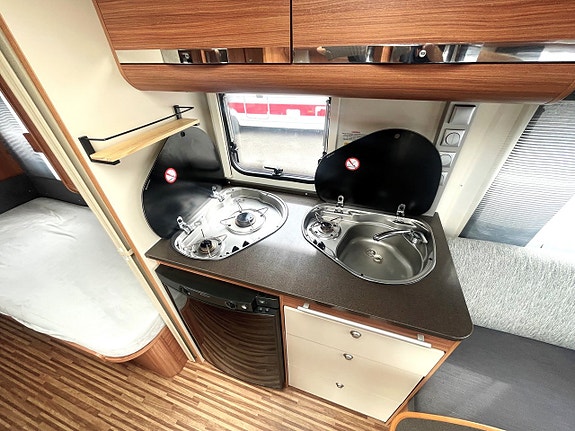 Adria 542 UT, Enkelsängar, Toa bak, Alde, Boxmarkis, 1500 kg 9 of 13