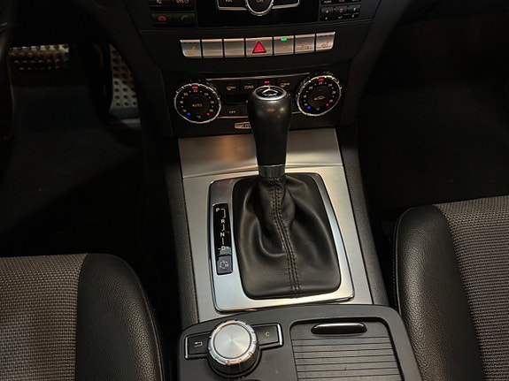 Mercedes-Benz C180 20 of 24
