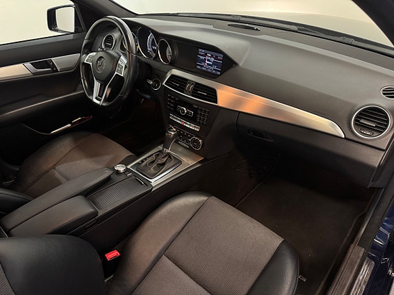 Mercedes-Benz C180 12 of 24