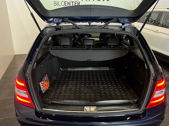 Mercedes-Benz C180 24 of 24