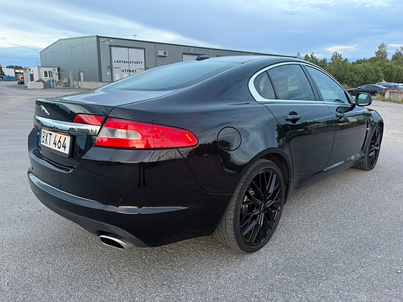 Jaguar XF 3 of 8