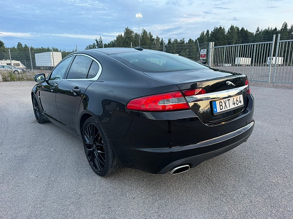 Jaguar XF 4 of 8