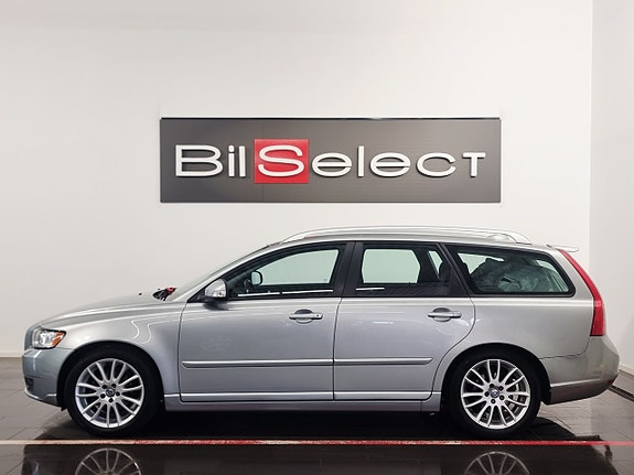 Volvo V50 2 of 25