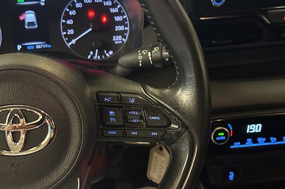 Toyota Yaris 16 of 23