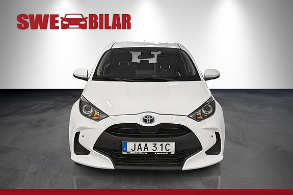 Toyota Yaris 2 of 23