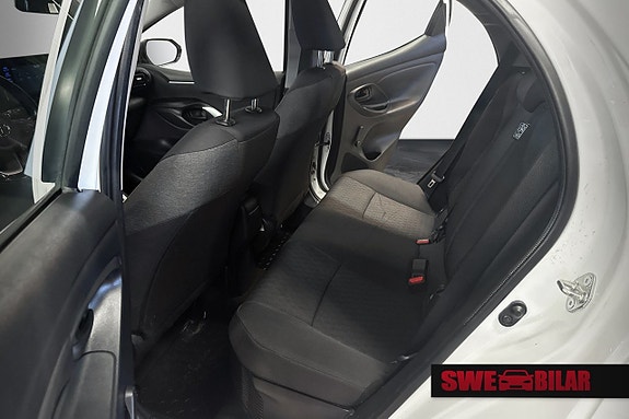 Toyota Yaris 12 of 23