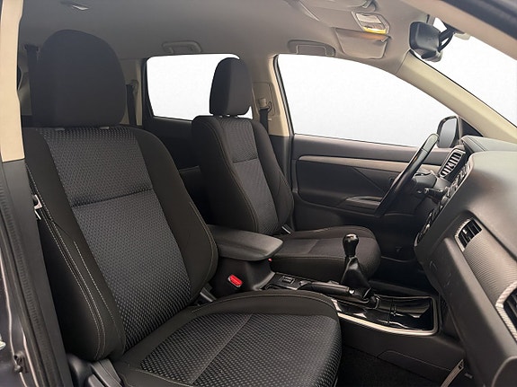 Mitsubishi Outlander 22 of 28