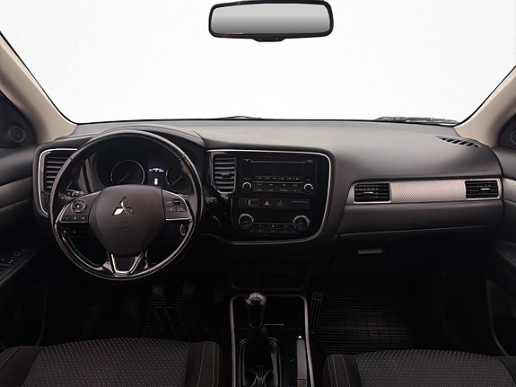 Mitsubishi Outlander 13 of 28