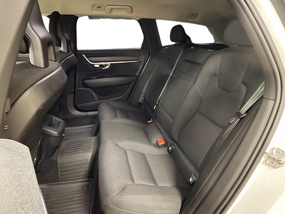 Volvo V90 Cross Country 12 of 29