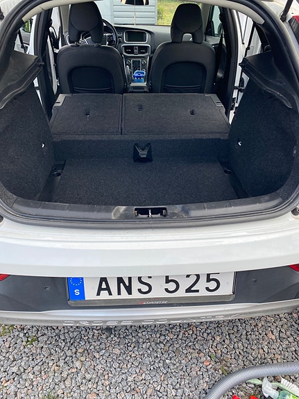 Volvo V40 Cross Country 18 of 20