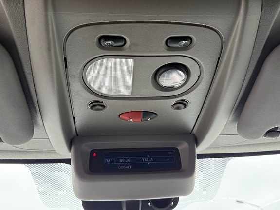 Nissan NV400 14 of 16
