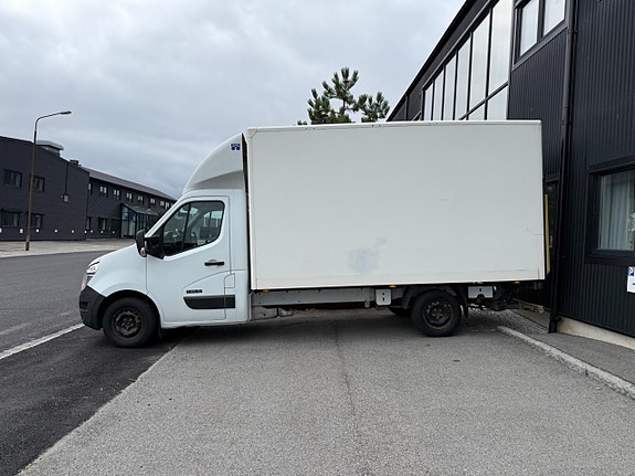 Nissan NV400 4 of 16