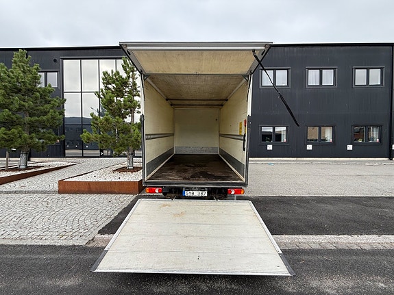 Nissan NV400 7 of 16
