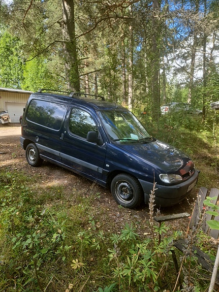 Peugeot Partner 2 of 4