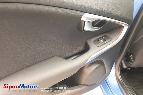 Volvo V40 16 of 24