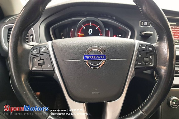 Volvo V40 6 of 24