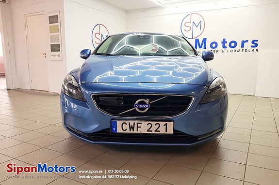 Volvo V40 3 of 24