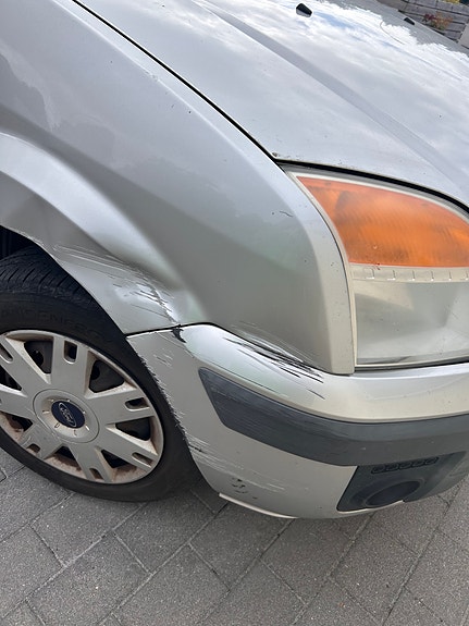 Ford Fusion 3 of 6