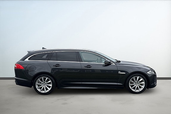 Jaguar XF 6 of 22