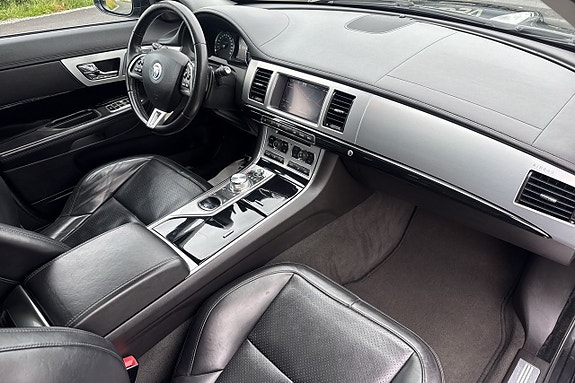 Jaguar XF 20 of 22