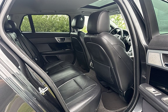 Jaguar XF 19 of 22