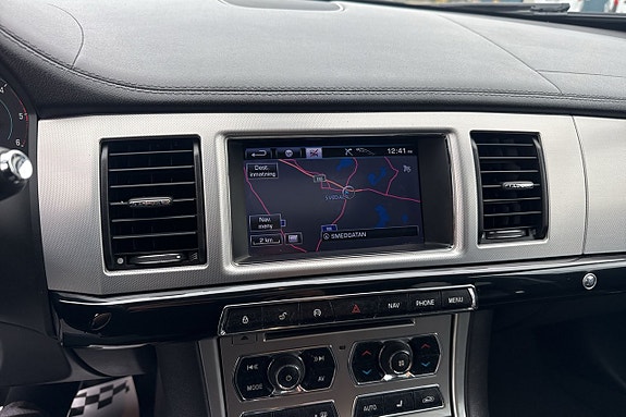 Jaguar XF 13 of 22