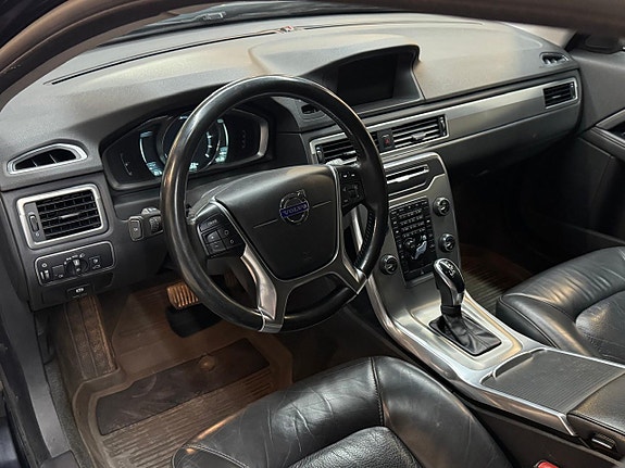 Volvo V70 7 of 16