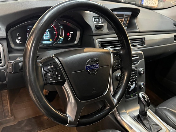 Volvo V70 9 of 16