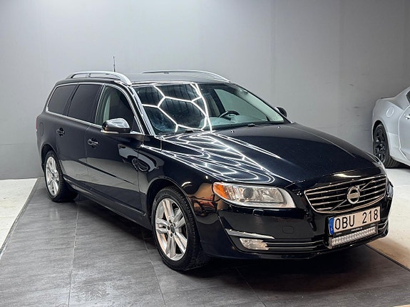 Volvo V70 2 of 16