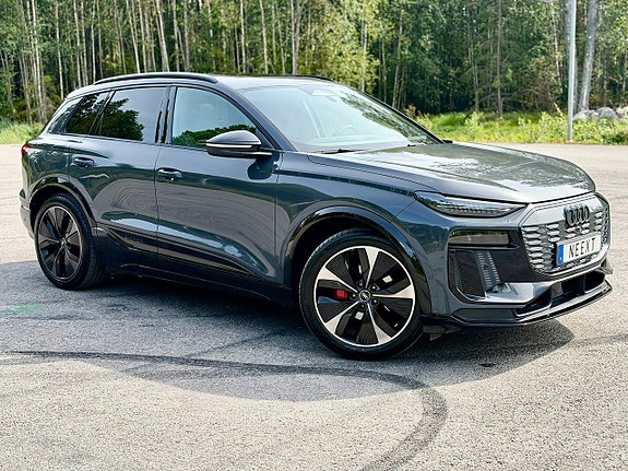Audi Q6 e-tron 7 of 30