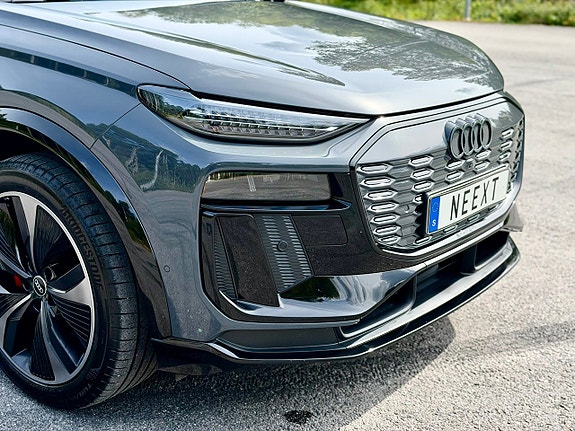 Audi Q6 e-tron 8 of 30
