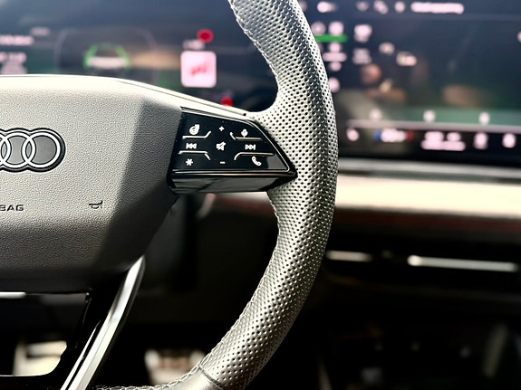 Audi Q6 e-tron 26 of 30