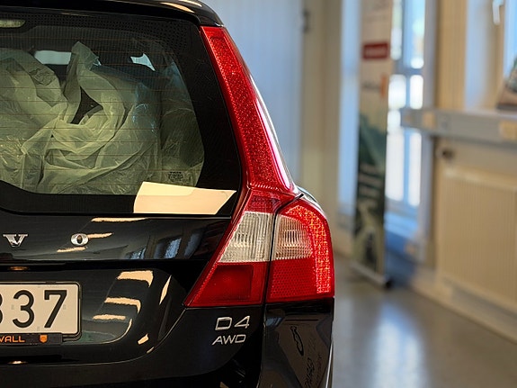 Volvo V70 14 of 28